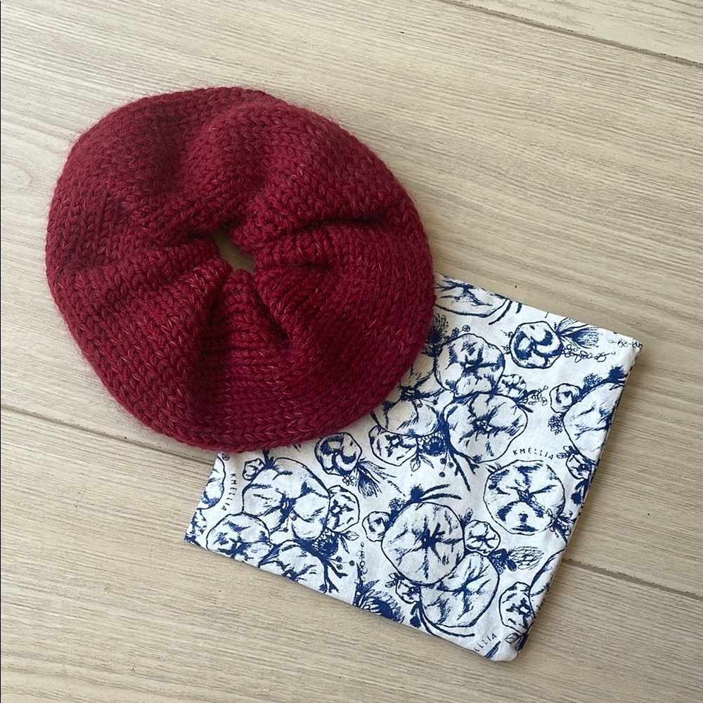 NEW Kmellia Grand Big Chou Chou Rouge Red knit hair scrunchie